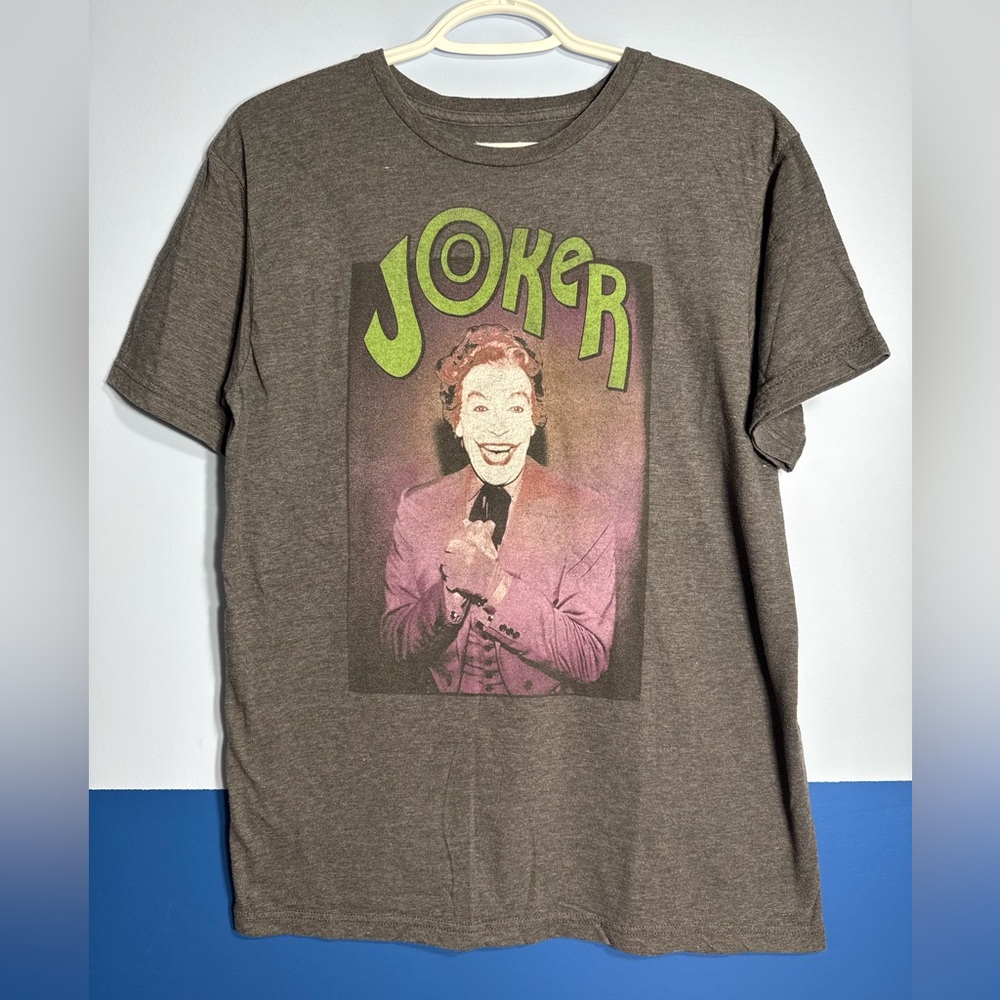 Joker Graphic T-Shirt The 66 Batman Cesare Small Unisex